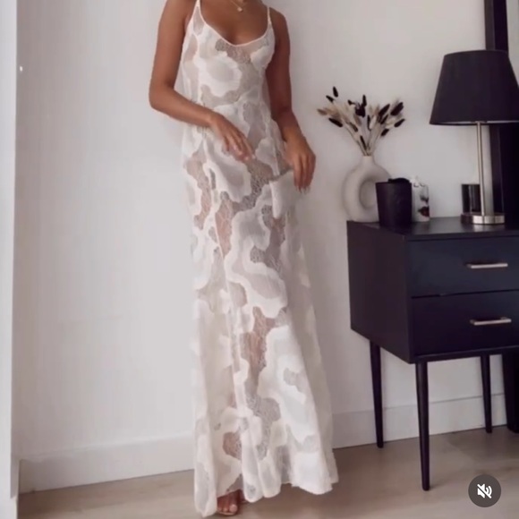 ZARA creme slip dress - Picture 1 of 3